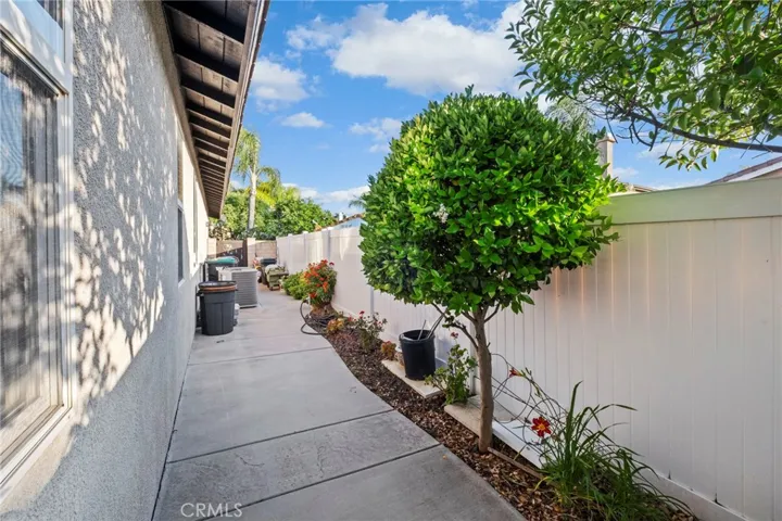 Concrete Walkway on Sideyard
