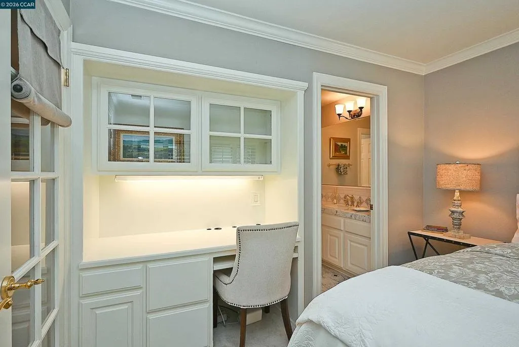Guest - Vanity Door Guest - Vanity Door