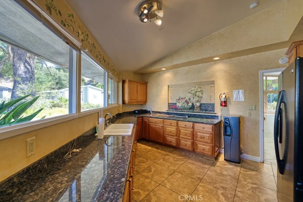 rec room kitchen