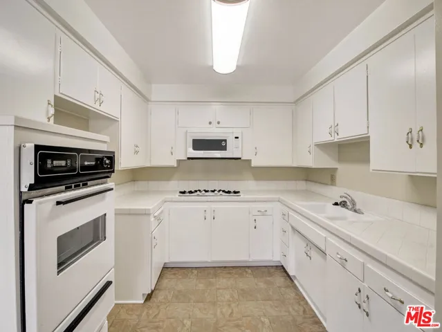 4439 Ocean View Boulevard, Montrose, California 91020