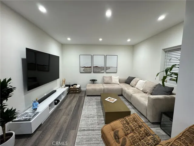 5351 Packard Street, Los Angeles, California 90019