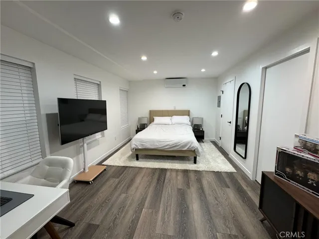 5351 Packard Street, Los Angeles, California 90019