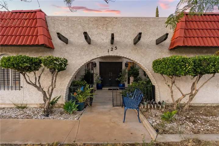 125 Lakeview Drive, Palmdale, California 93551