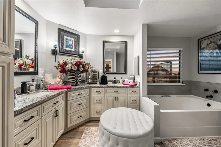 125 Lakeview Drive, Palmdale, California 93551