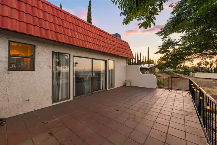 125 Lakeview Drive, Palmdale, California 93551