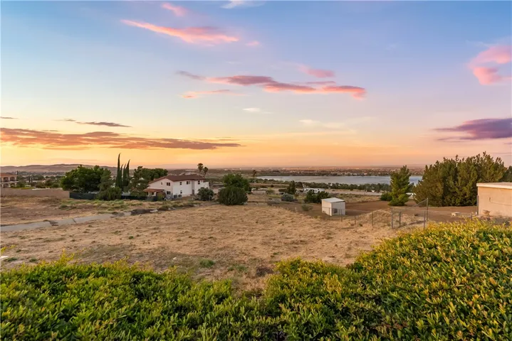 125 Lakeview Drive, Palmdale, California 93551