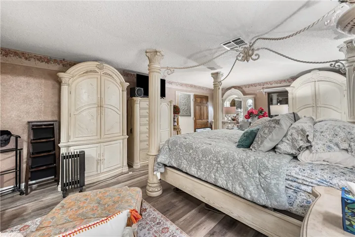 125 Lakeview Drive, Palmdale, California 93551