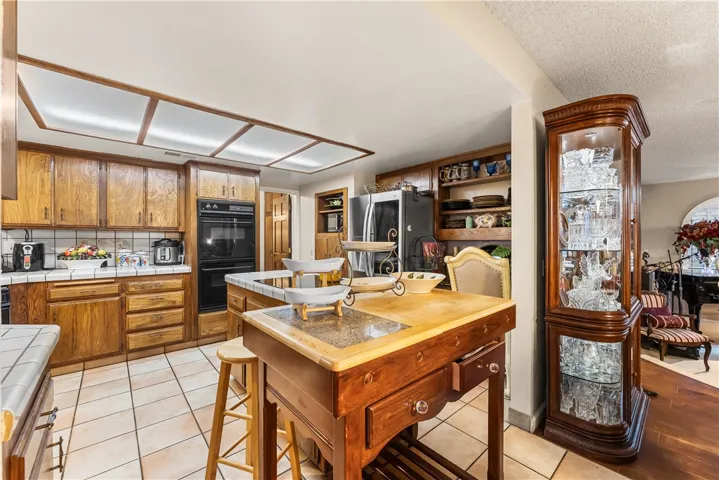125 Lakeview Drive, Palmdale, California 93551