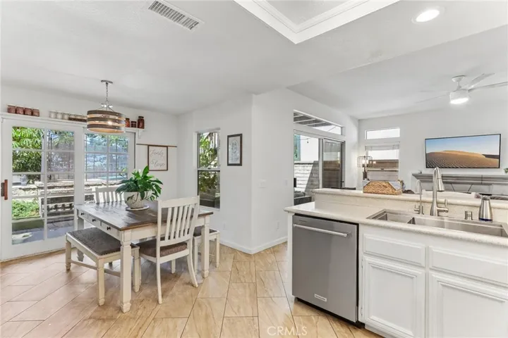 527 S Morningstar Drive, Anaheim, California 92808