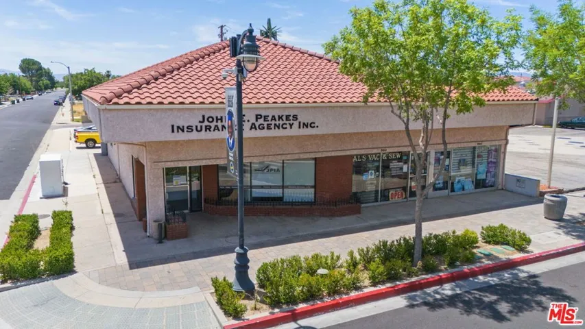 902 W Lancaster Boulevard, Lancaster, California 93534