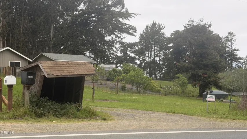 Entry To Property Off Hwy !