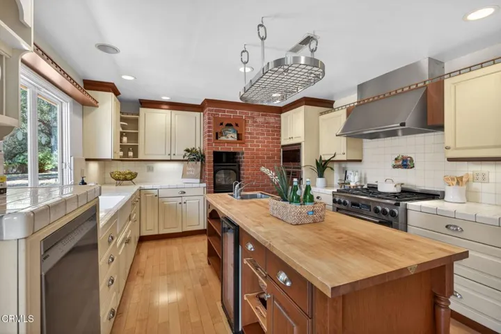 35-web-or-mls-Upmarketmedia_98How-059