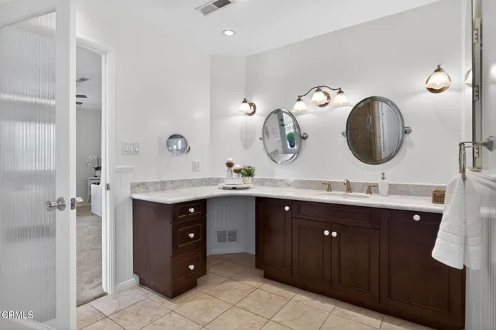 53-web-or-mls-Upmarketmedia_98How-107