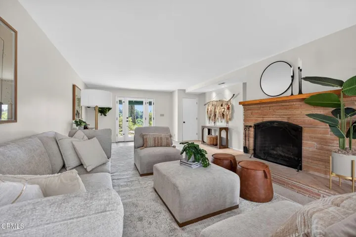 34-web-or-mls-Upmarketmedia_98How-048