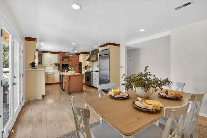 46-web-or-mls-Upmarketmedia_98How-056