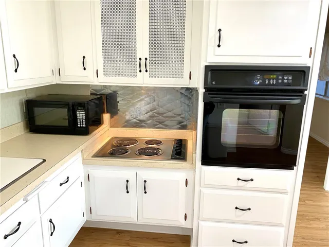 microwave is included