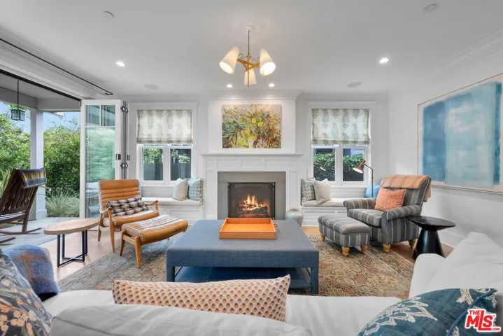 821 Amoroso Place, Venice, California 90291