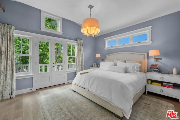 821 Amoroso Place, Venice, California 90291