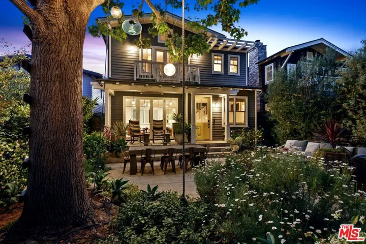 821 Amoroso Place, Venice, California 90291