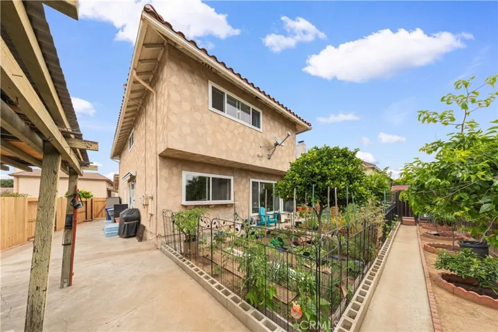 8226 Henshaw, Buena Park, California 90621