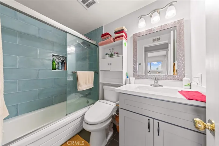 8226 Henshaw, Buena Park, California 90621