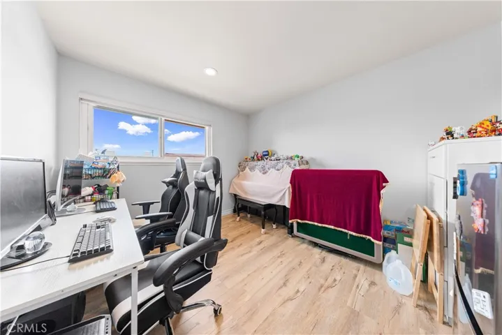 8226 Henshaw, Buena Park, California 90621