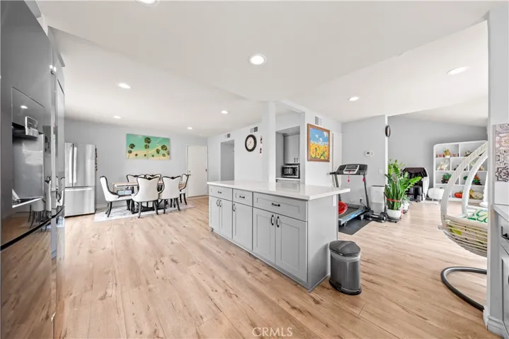8226 Henshaw, Buena Park, California 90621