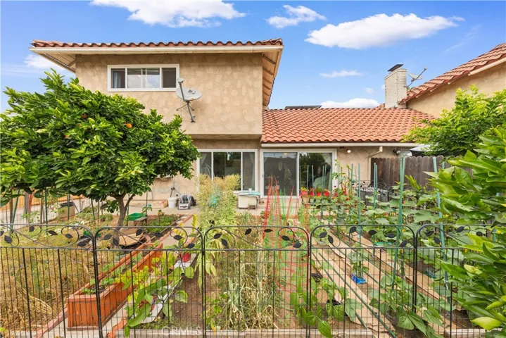 8226 Henshaw, Buena Park, California 90621