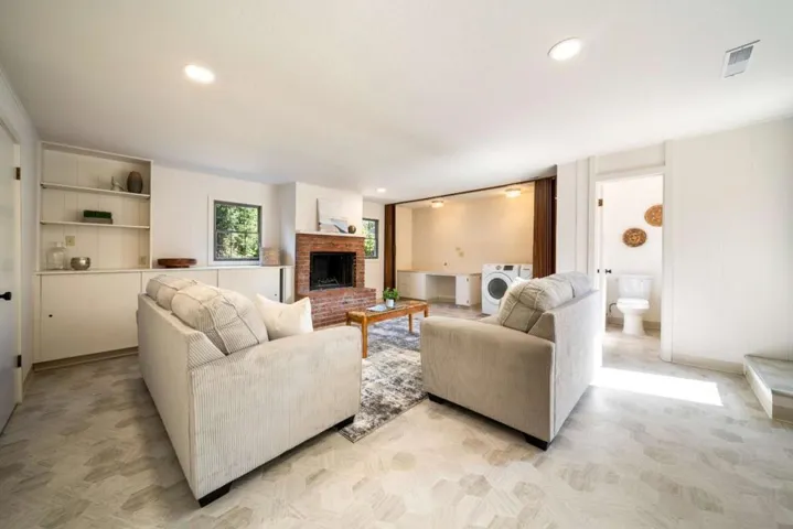1027 Vaquero, Pebble Beach, California 93953