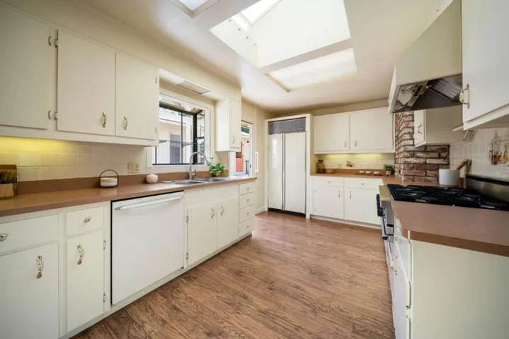 1027 Vaquero, Pebble Beach, California 93953