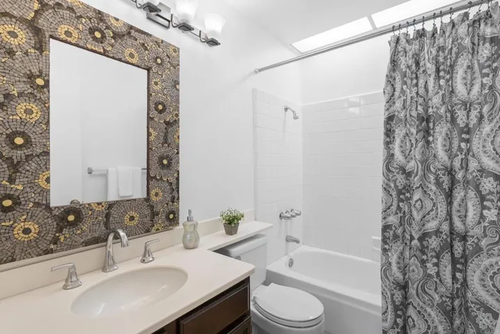 7265 Caminito Pantoja, San Diego, California 92122