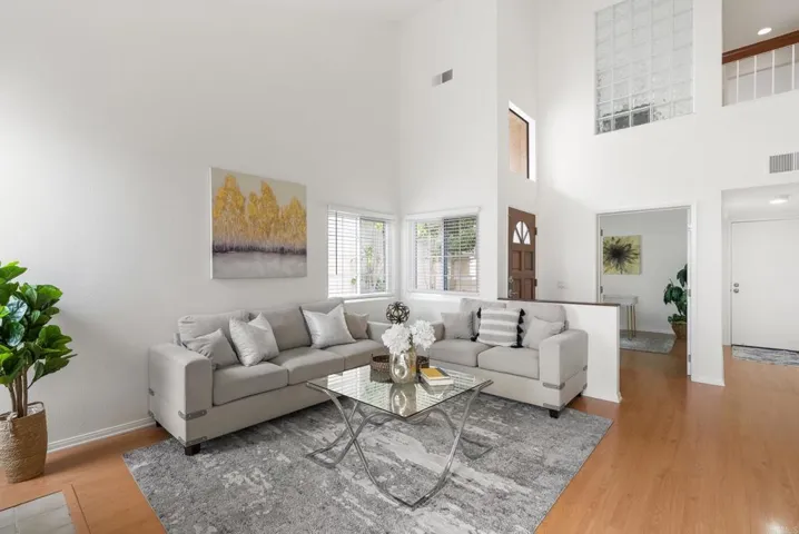 7265 Caminito Pantoja, San Diego, California 92122