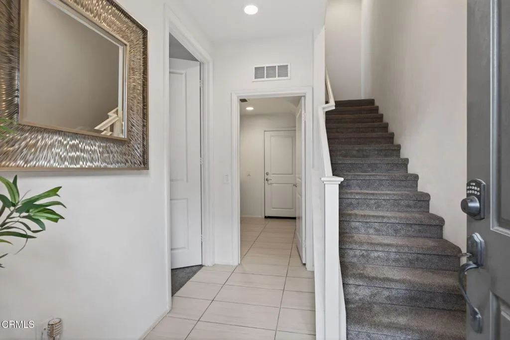 17-web-or-mls-Upmarket Media-5075Manz031