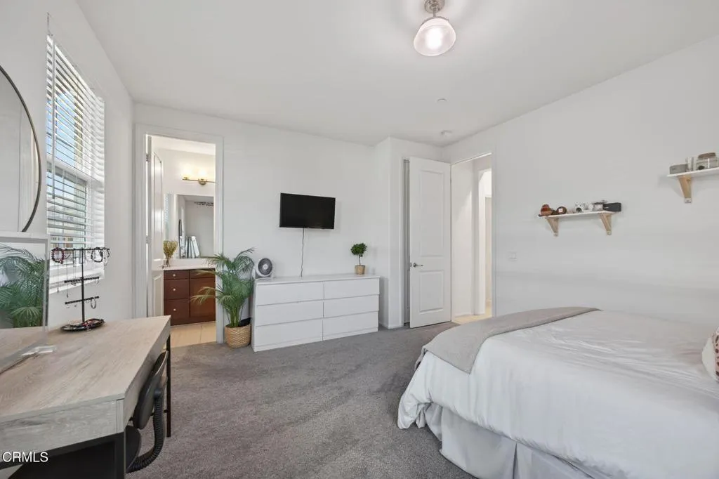 31-web-or-mls-Upmarket Media-5075Manz087