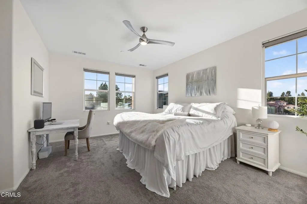 33-web-or-mls-Upmarket Media-5075Manz091