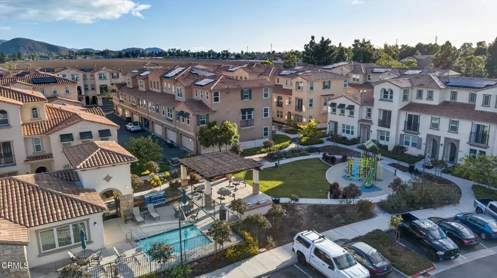 63-web-or-mls-Upmarket Media-5075Manz-ae