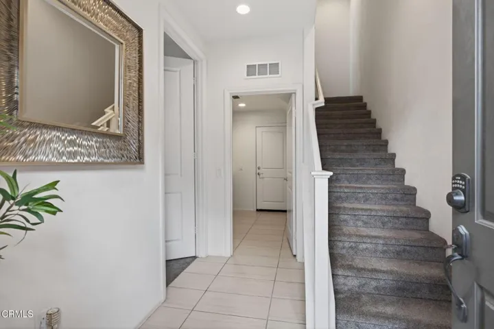 17-web-or-mls-Upmarket Media-5075Manz031
