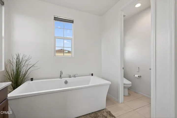 38-web-or-mls-Upmarket Media-5075Manz108