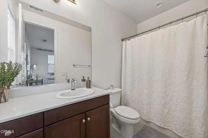 32-web-or-mls-Upmarket Media-5075Manz088