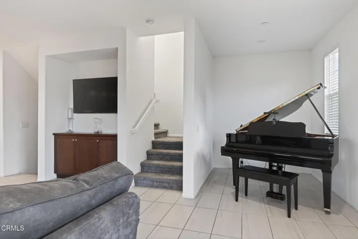 28-web-or-mls-Upmarket Media-5075Manz076