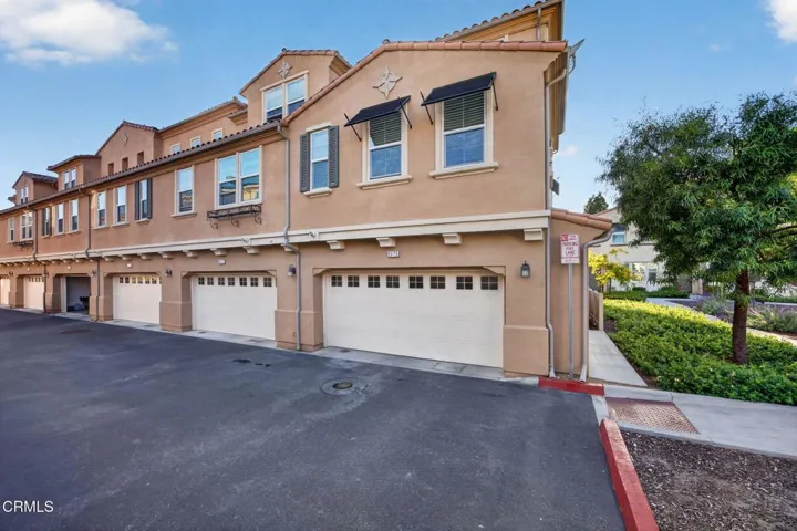 44-web-or-mls-Upmarket Media-5075Manz011