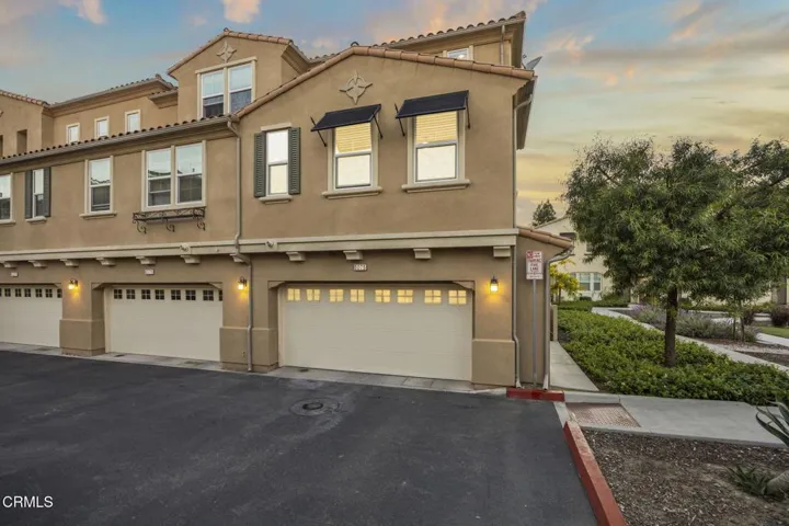3-web-or-mls-Upmarket Media-5075Manz-twi