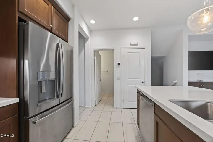22-web-or-mls-Upmarket Media-5075Manz059