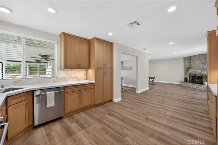 New appliances and cabinet underlighting
