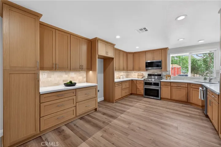 Brand new kitchen with soft close cabinetry