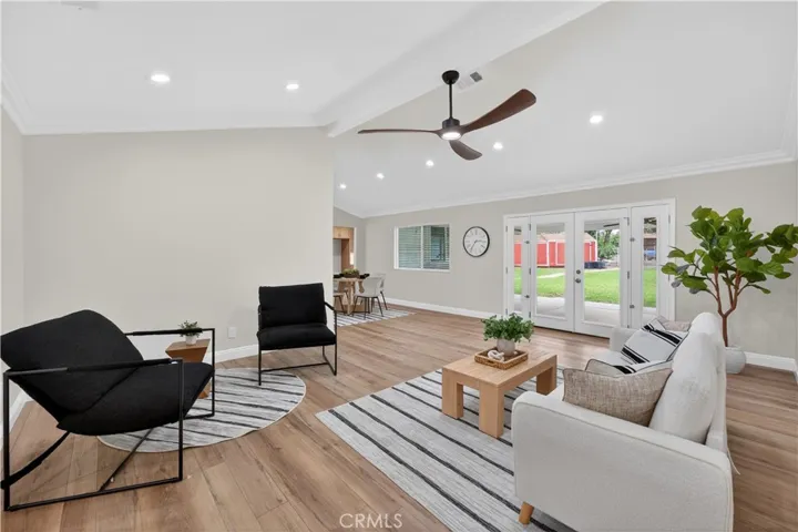 Vaulted ceilings, fresh and light interior
