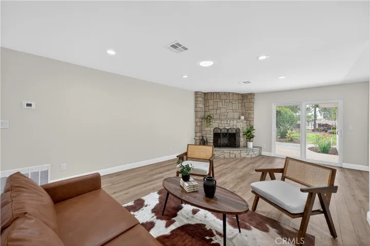 Recess lighting throughout