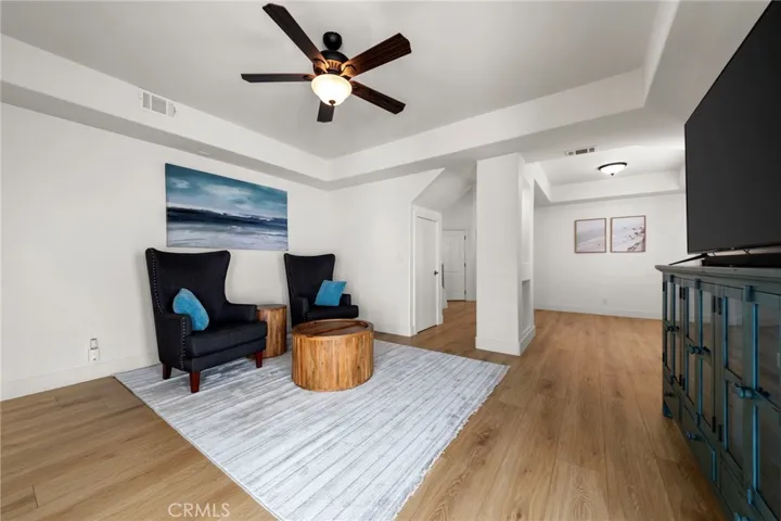 Flexible additional living and family room space
