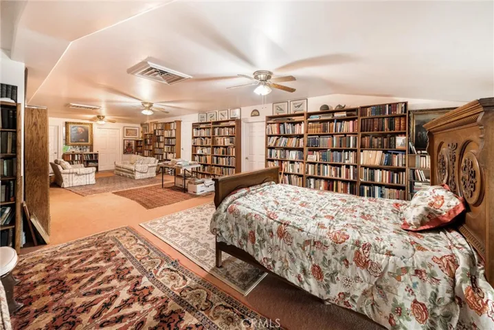 Large 2nd bedroom
