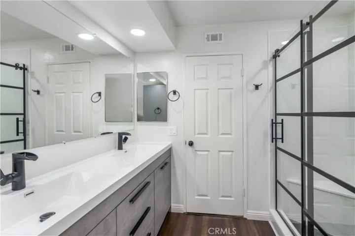 Another view of the 2nd bathroom